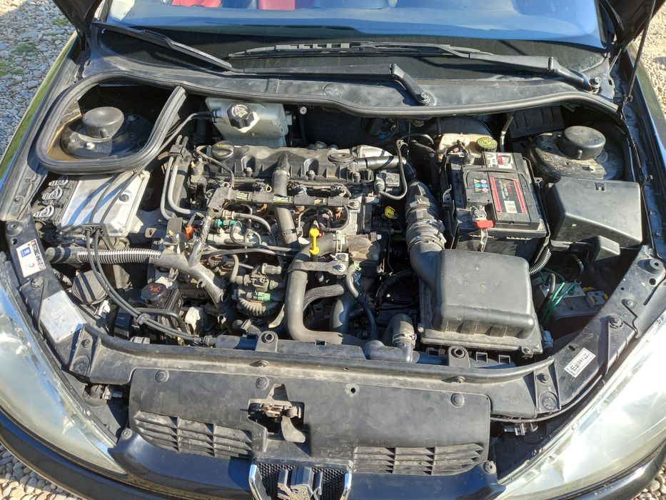 Dezmembrez sau vând