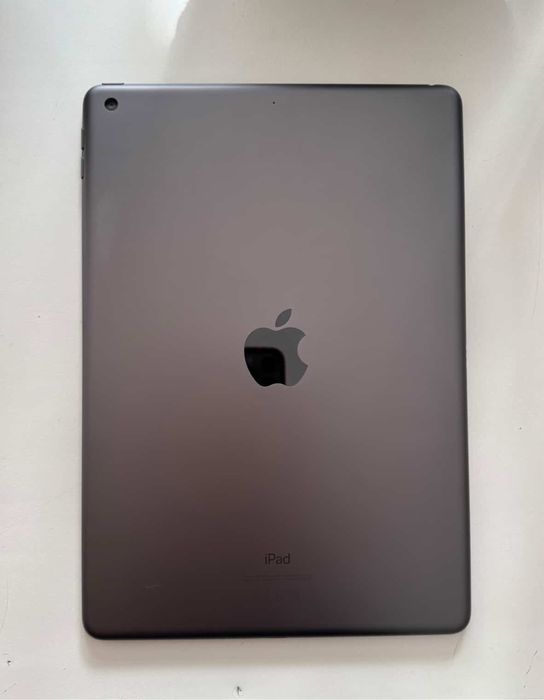 Продам Apple iPad 8 (2020)