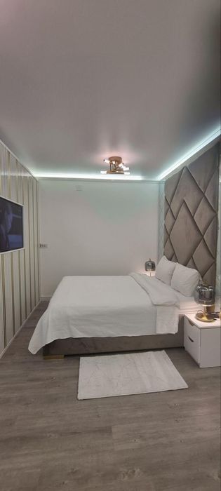 Închiriez studio de lux în complexul rezidențial White Titanic
