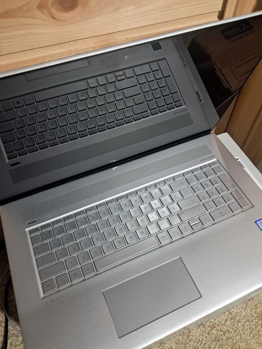 Vand laptop Envy display 17 inch 4k