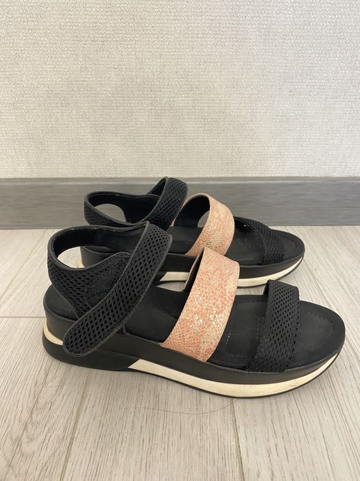 Сандали keddo новые