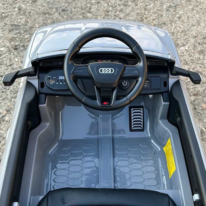 Masinuta electrica pentru copii, Audi SQ8, telecomanda inclusa,70W 12V