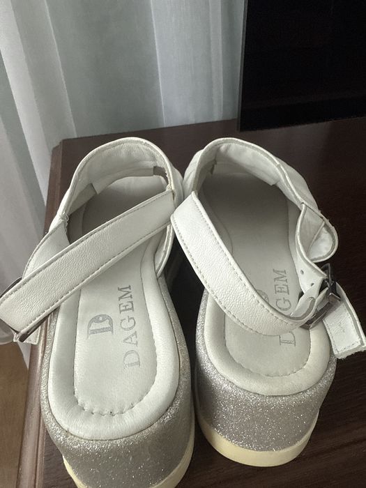 Летняя женская обувь