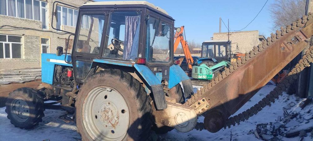 Бара (траншейный экскаватор) МТЗ 82.1 Копка траншей Экибастуз