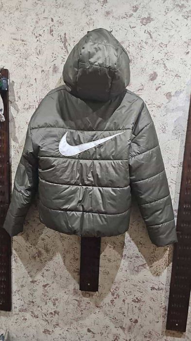 2 Якета на Nike XS и S размери