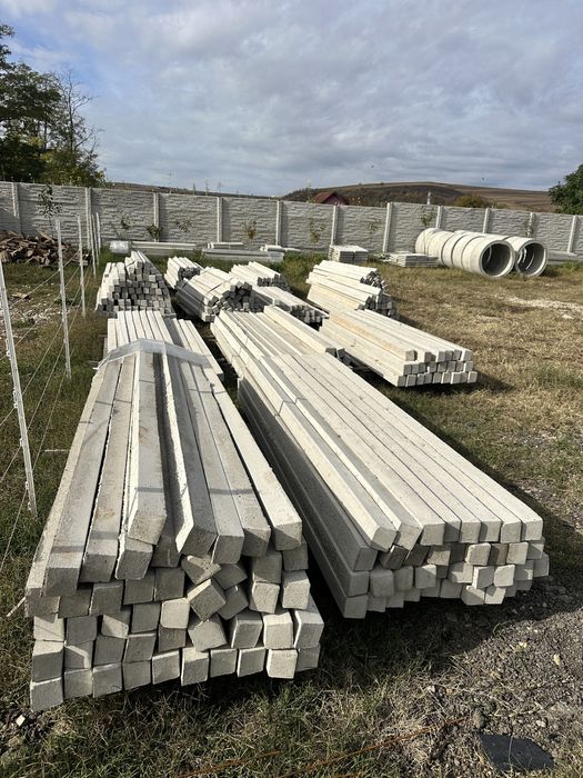 Stalpi de beton spalier turnati pe masa vibranta finisati cu etrier