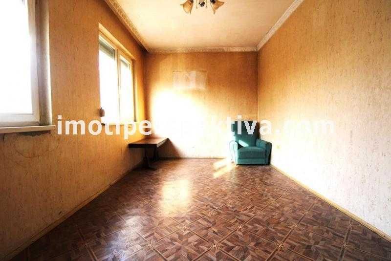 Продава се Тристаен апартамент в Пловдив, Кючук Париж - 88 кв.м за 719 €/кв.м - Снимка #3