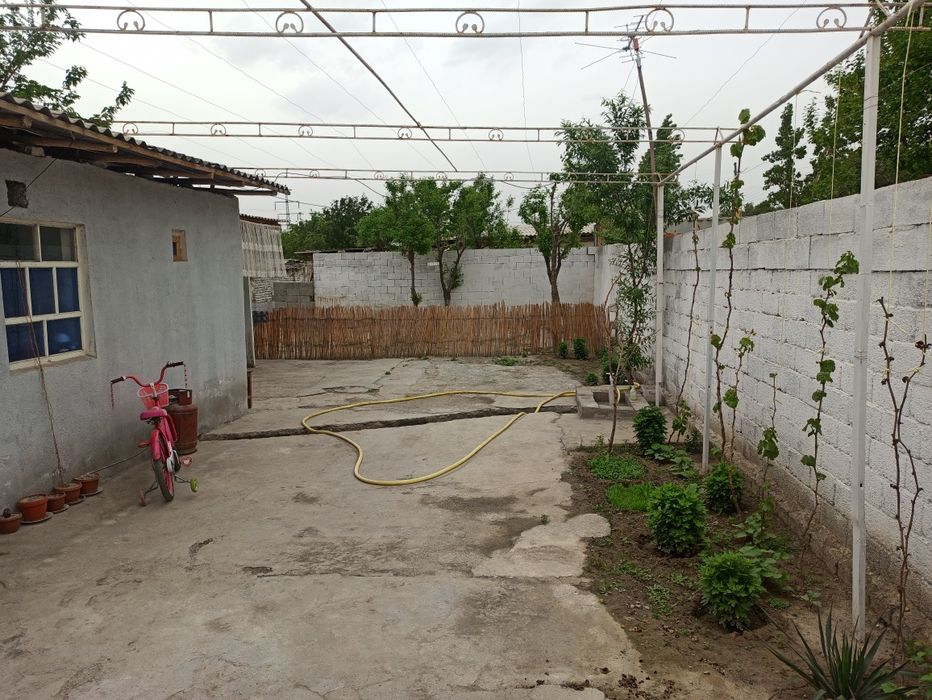 Дача сотилади 3 хона хаммом ошхона бор