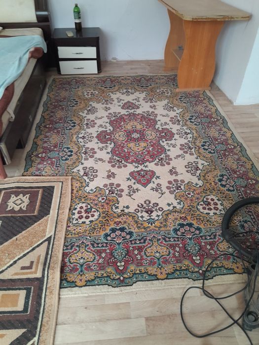 Продам ковры 2/3 и 2/2
