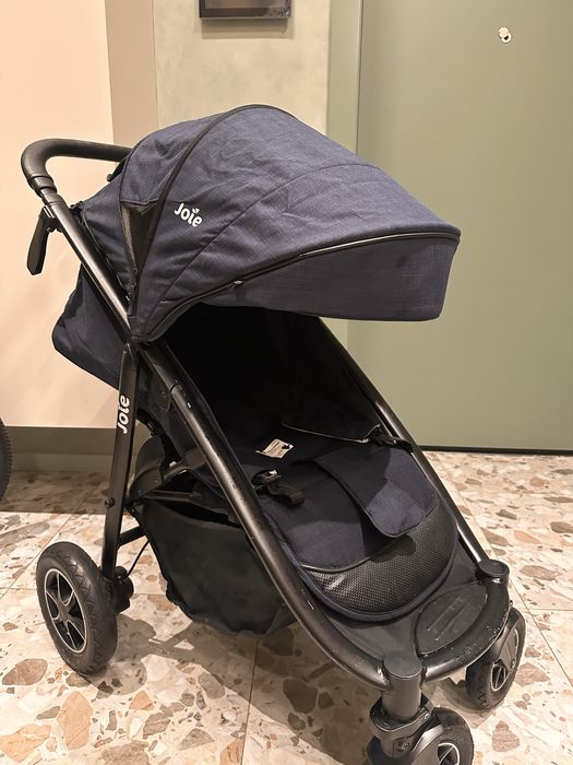 Коляска темной синий цвет Joie