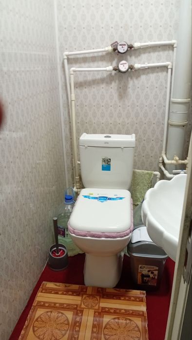 Kvartira sotiladi 6.4 da 2 qavatida