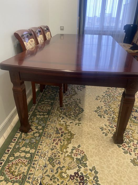 Продается стол со стульями