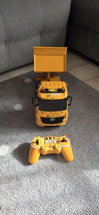 Камион играчка Mercedes Arocs