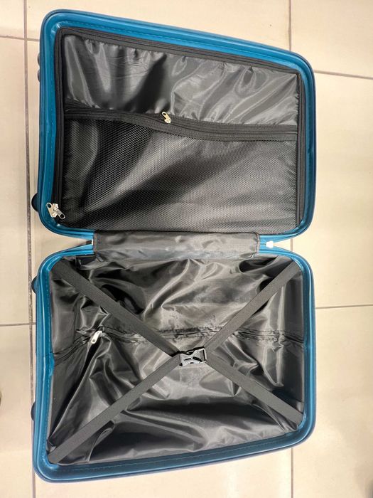 Стилен куфар на колела 36х21х55см