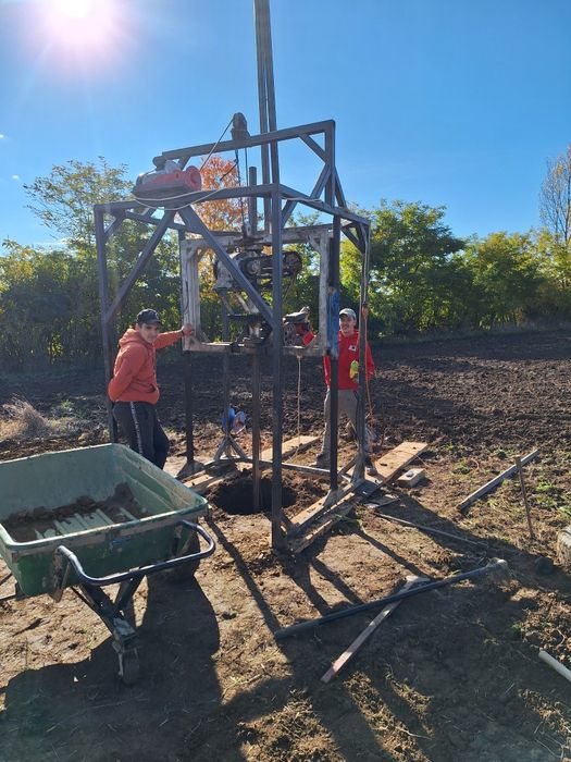Sapam fantani  cu inele din beton.