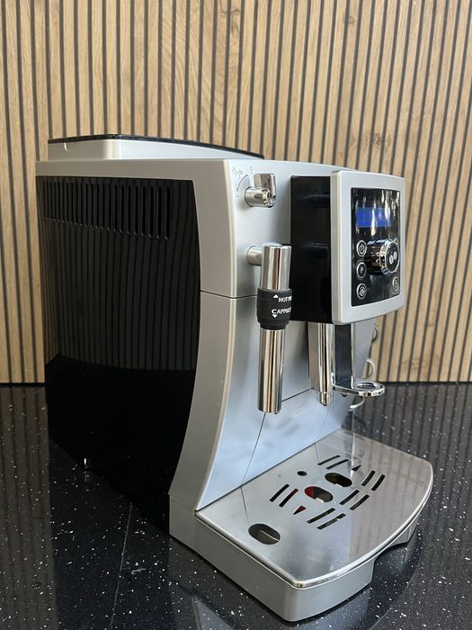 Delonghi ECAM 23.420.SB - 6 месеца гаранция! Перфектно състояние!