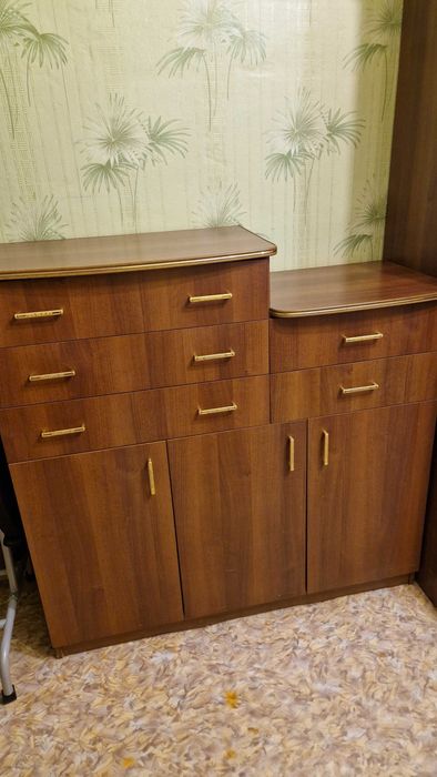 Продам комплект шкаф-купе + комод