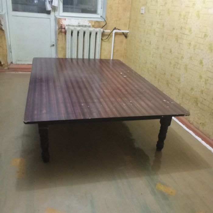 Продаётся стол большой