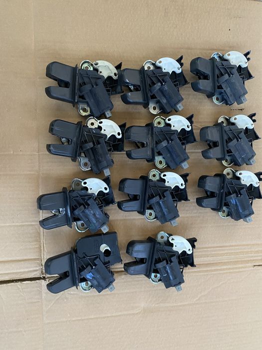 Broasca portbagaj audi a4 a5 a6 passat b6 b7 cc berlina