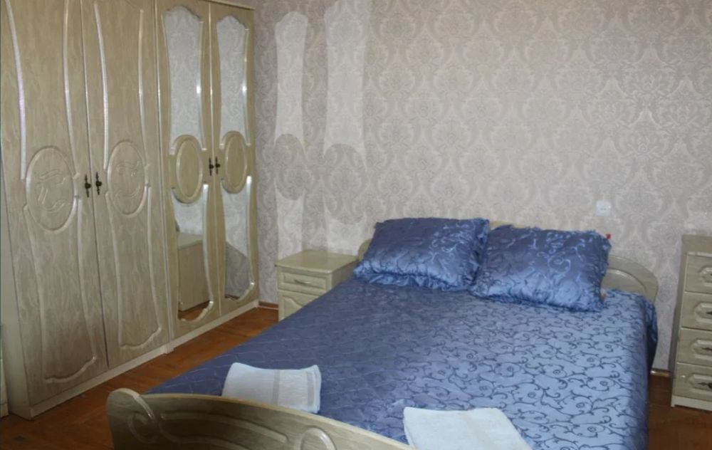 Сарыарка11-Кенесары,  2ч 2000