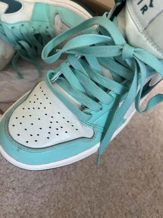 Jordan 1 Mid SE "Bleached Turquoise"