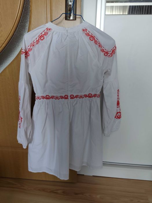 Rochie model tradițional fetite
