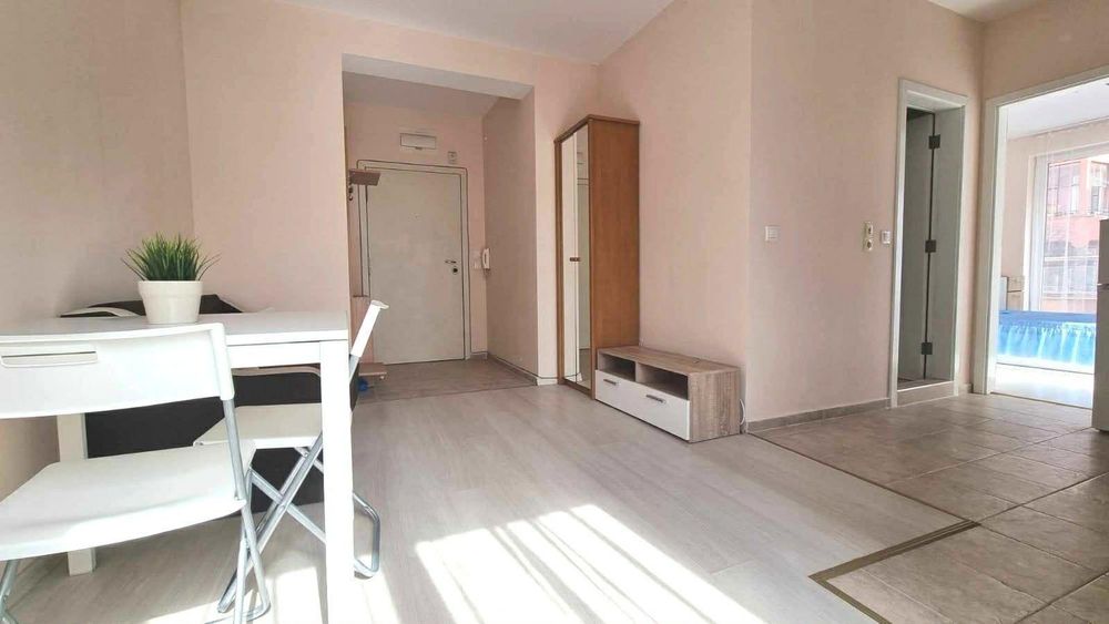 Дава се под наем Двустаен апартамент в София, Лозенец - 55 кв.м за 587 € - Снимка #2