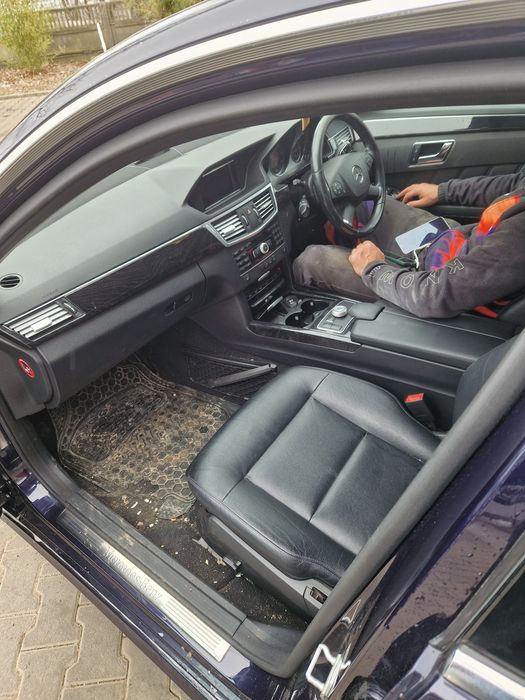 Dezmembrez w212 e class fata completa usa punte