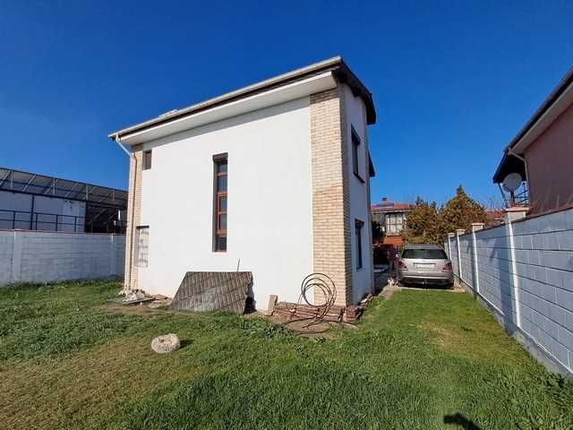 Продава нова 2 етажна къща с планинска гледка и Акт16, 13км до СлБряг