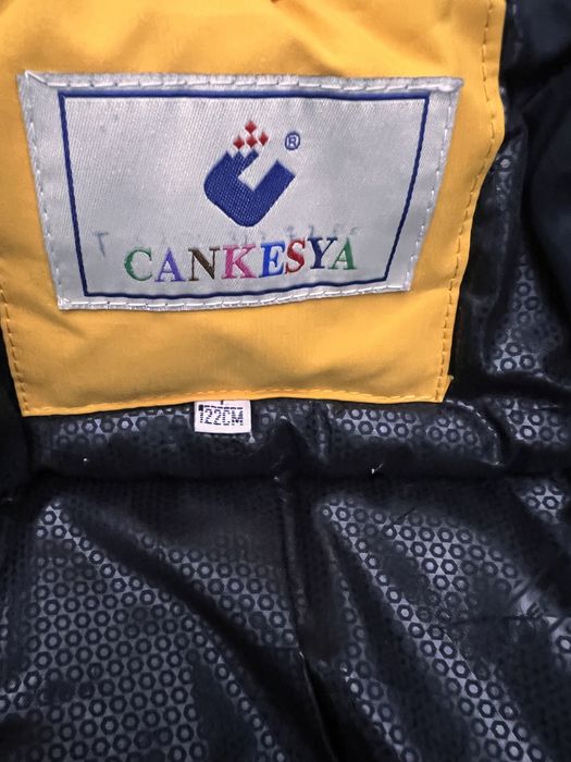 Продам детскую куртку