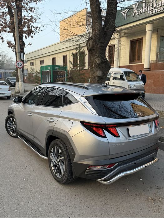 Hyundai Tucson kraska toza 4x4 polni privid