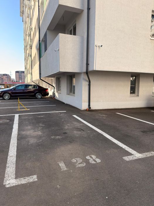 Vând loc de parcare Weiner Palada 14