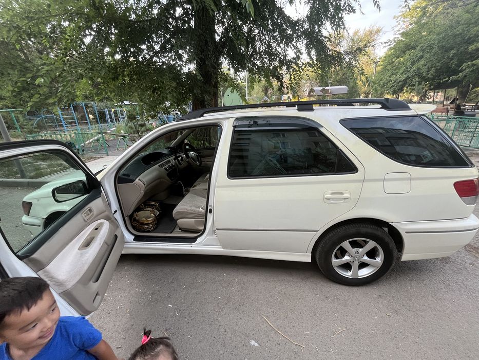 Продам хорошую машину