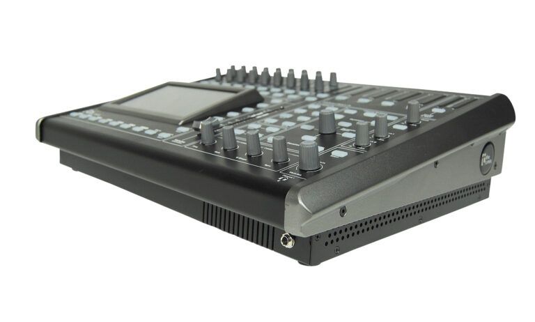 t-mix 20.12 Mixer digital 20Ch ( nu midas, allen & heath )