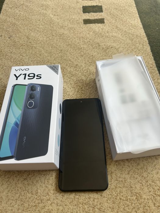 Продам смартфон Vivo Y19s