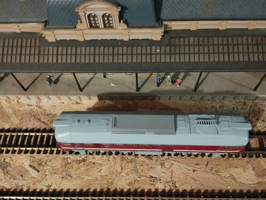Дизелов локомотив Roco BR120 HO 1/87