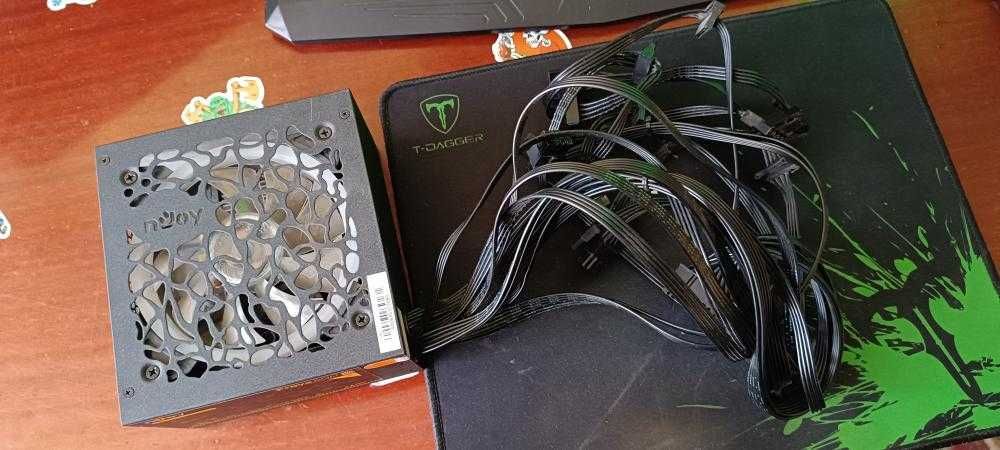 Sursa nJoy Freya 600, 600W, ATX, PFC Activ, RGB