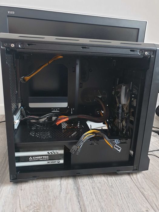 Carcasa Phanteks ENTHOO EVOLV ITX + sursa 700w