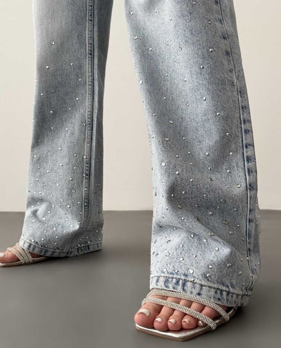 Дънки с камъчета