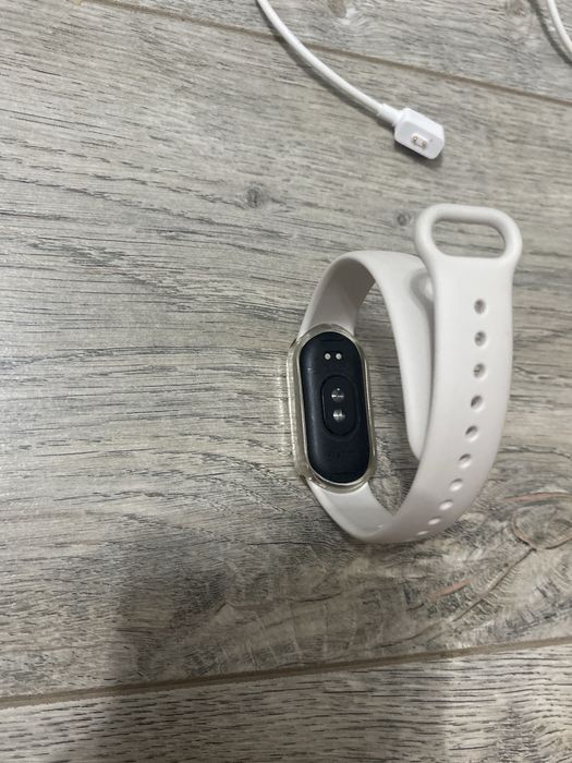 Продам Mi band 8
