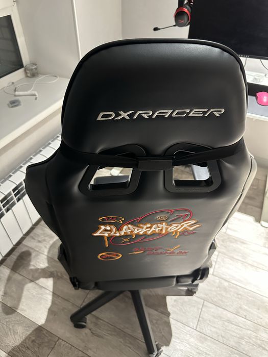 Игровое кресло DXRacer