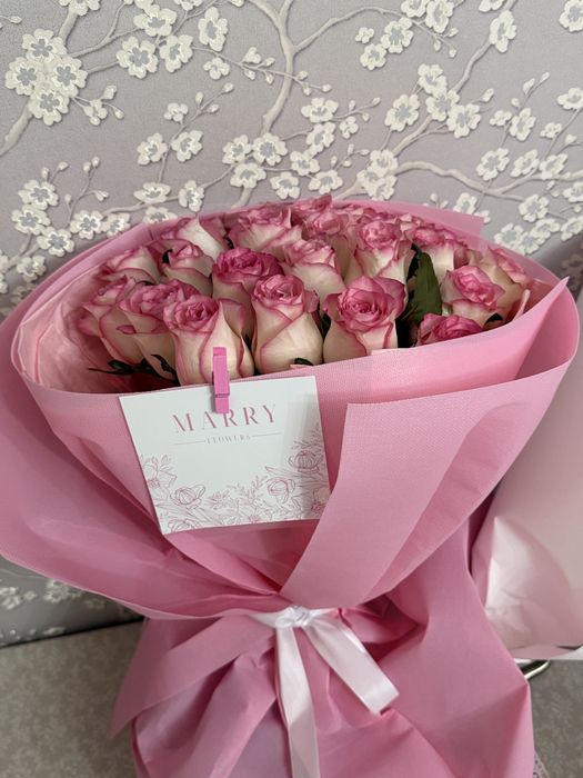 букет роз свежие 25шт