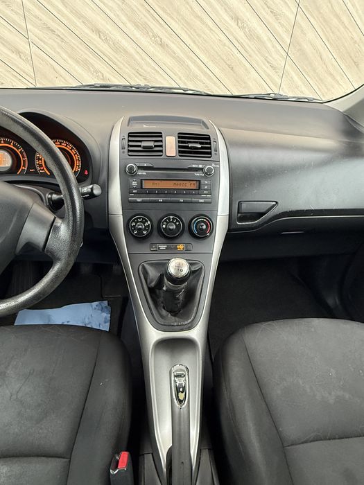 Toyota Auris 1.4 benzina+Gpl