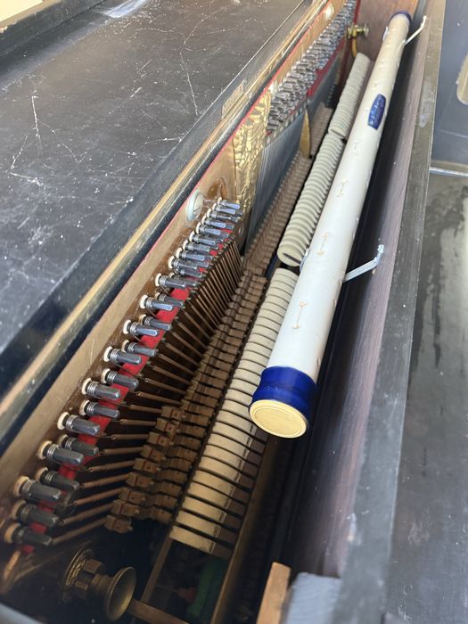 Pianină foarte veche