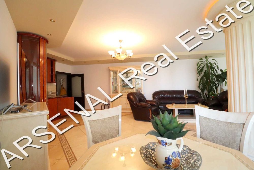 Дава се под наем Тристаен апартамент в София, Изток - 120 кв.м за 1150 € - Снимка #8