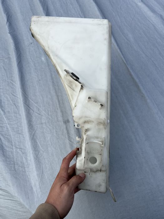 Казанче за чистачки Volvo XC90, 2016-2022