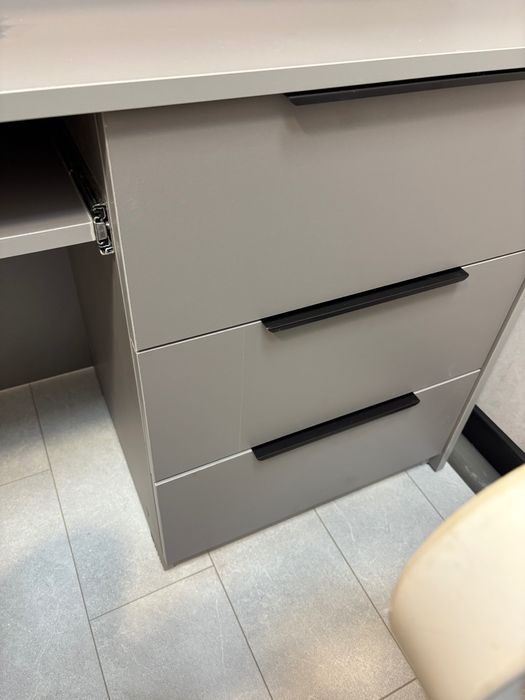 Продам ресепшен новый