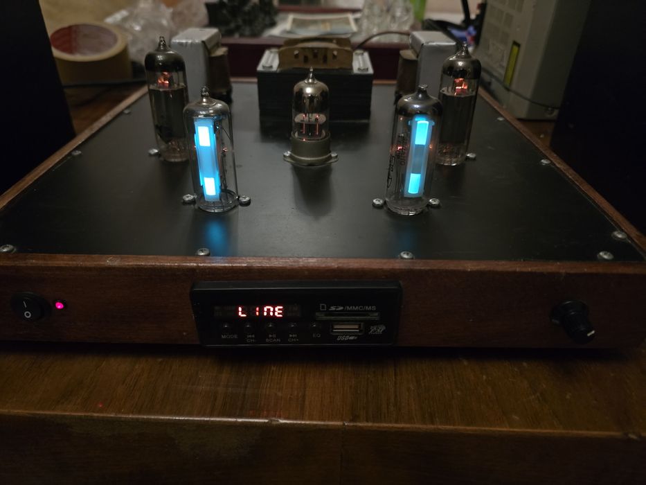 Ретро! Лампов усилвател с вграден MP3/радио модул. Лампи 6П14П и ЕМ84