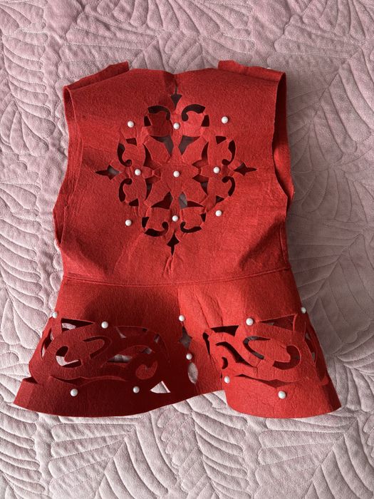 Продаю жилетку на девочку