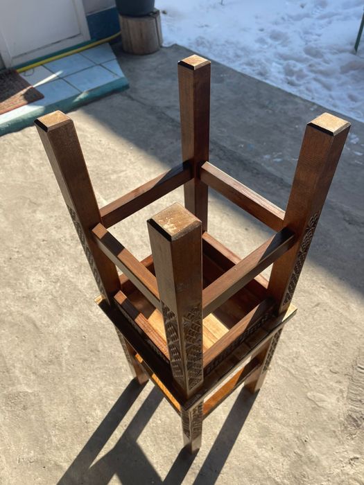 Табуретка для дачи или дома